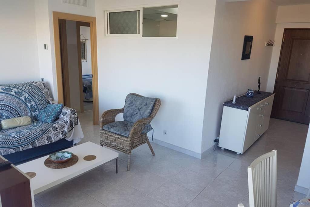 021 - Wonderful Beachfront Apartment With Stunning Sea Views Benalmádena Dış mekan fotoğraf