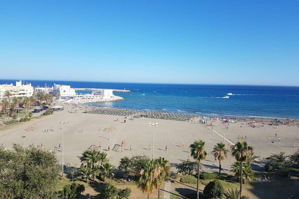 021 - Wonderful Beachfront Apartment With Stunning Sea Views Benalmádena Dış mekan fotoğraf