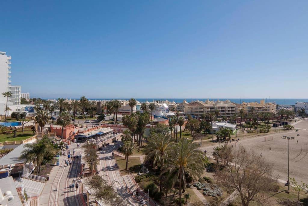 021 - Wonderful Beachfront Apartment With Stunning Sea Views Benalmádena Dış mekan fotoğraf