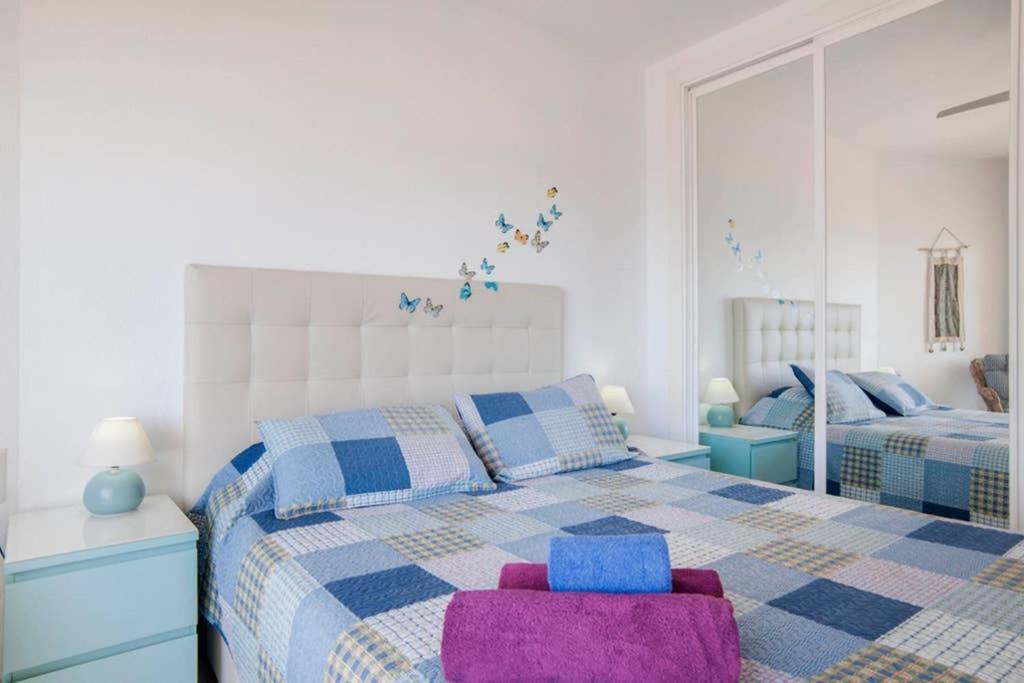021 - Wonderful Beachfront Apartment With Stunning Sea Views Benalmádena Dış mekan fotoğraf