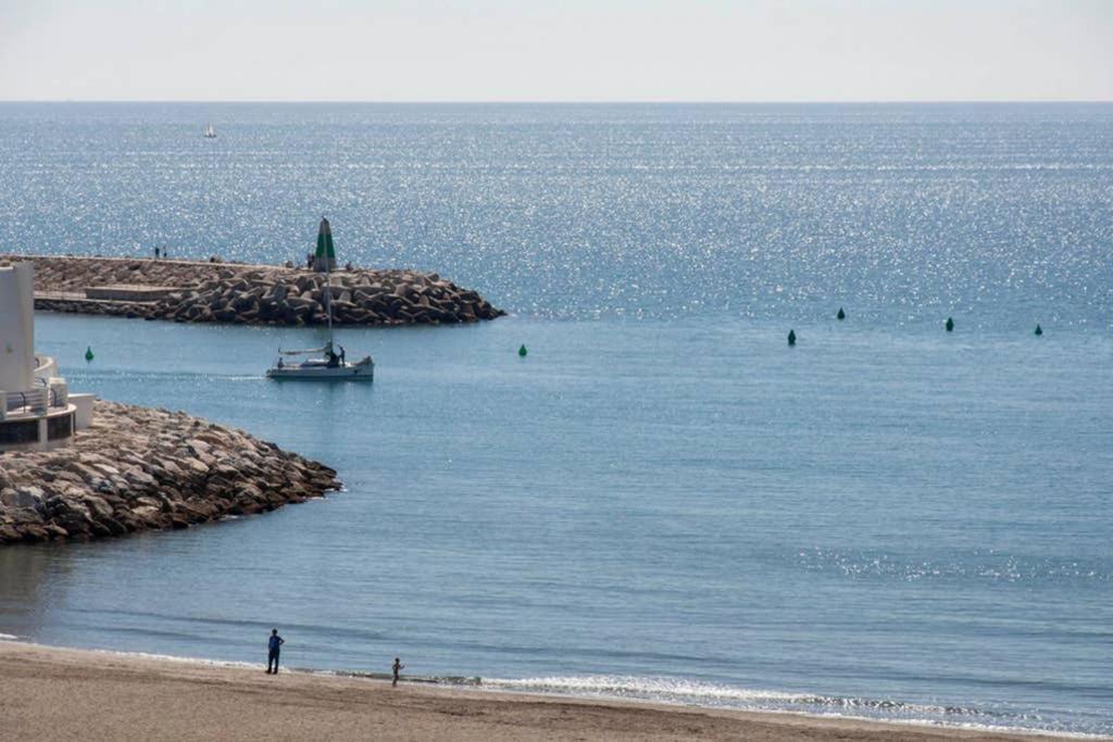 021 - Wonderful Beachfront Apartment With Stunning Sea Views Benalmádena Dış mekan fotoğraf