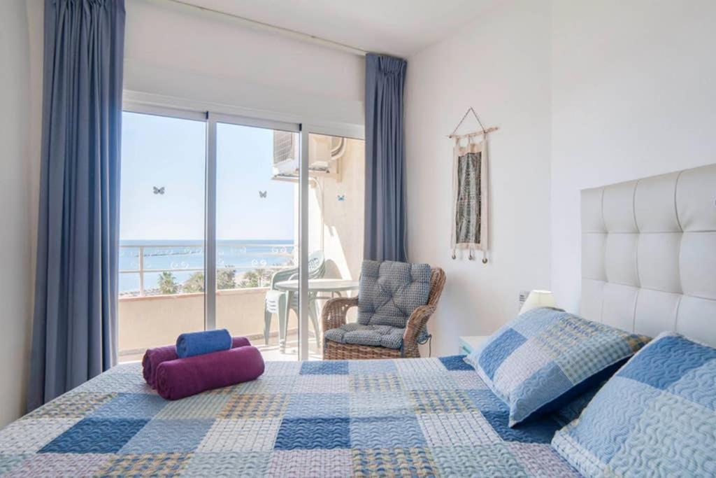 021 - Wonderful Beachfront Apartment With Stunning Sea Views Benalmádena Dış mekan fotoğraf