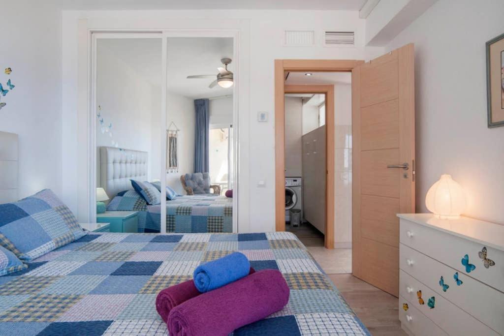 021 - Wonderful Beachfront Apartment With Stunning Sea Views Benalmádena Dış mekan fotoğraf